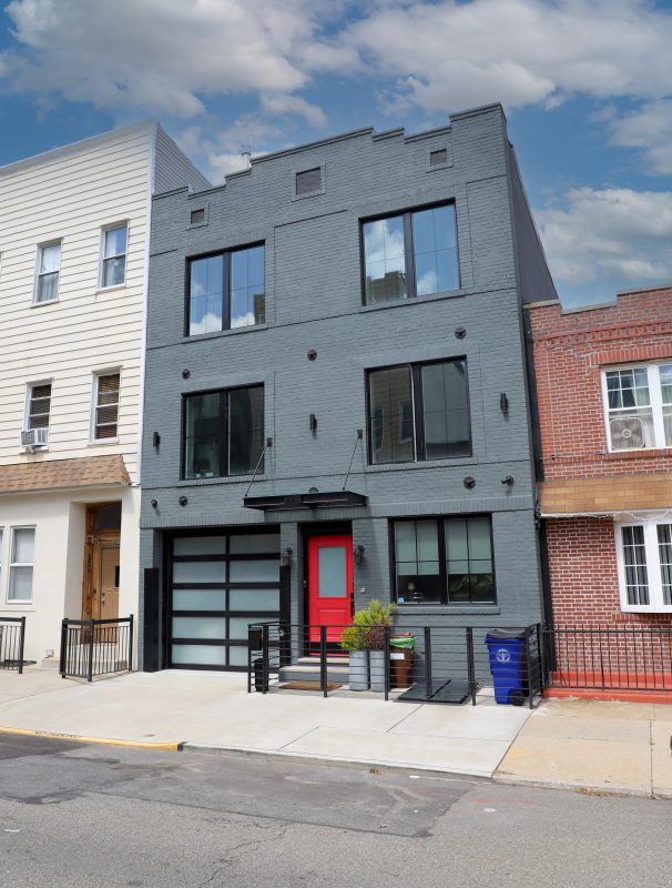 229_devoe_houseangle