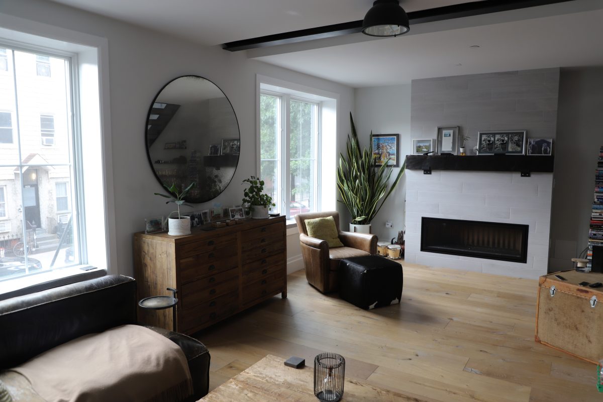 229_devoe_livingroom_angle